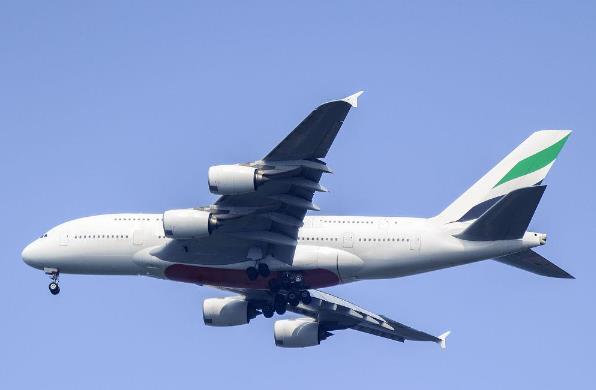 英國空運(yùn)價格的變動受到了哪些因素的影響？