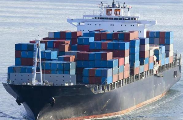 上海國際物流作為全球大的物流港口之一，扮演著全球貿(mào)易的重要角色