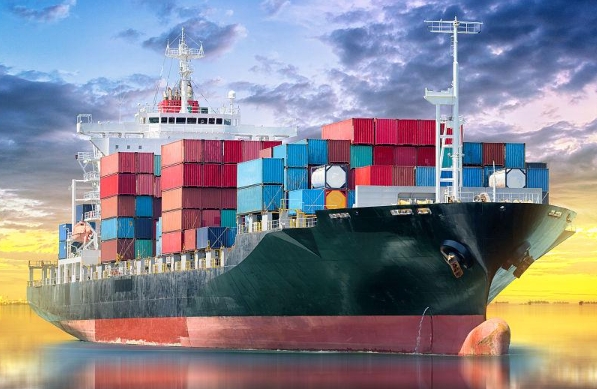 上海在進出口貨運領域有巨大的競爭力，成為全球貿易的重要樞紐之一