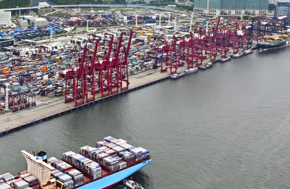 國際貨代行業(yè)需要不斷創(chuàng)新和進取，以更好地服務于全球貿易的發(fā)展