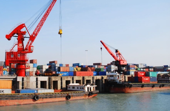 美國作為全球大的經濟體之一，其海運業已成為連接世界的橋梁