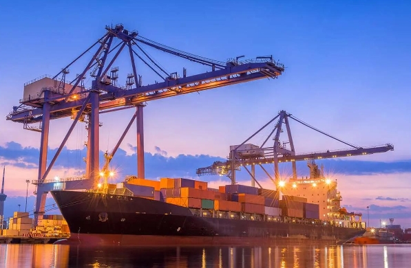 國際物流行業需要不斷發展，為全球經濟的繁榮做出更大的貢獻
